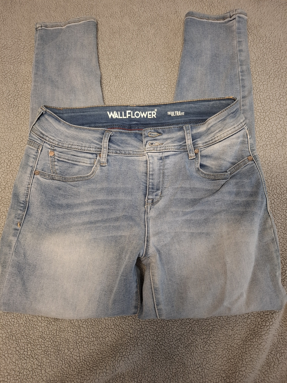 Wallflower Light Blue Stretch Ultra High-Rise Jeggings